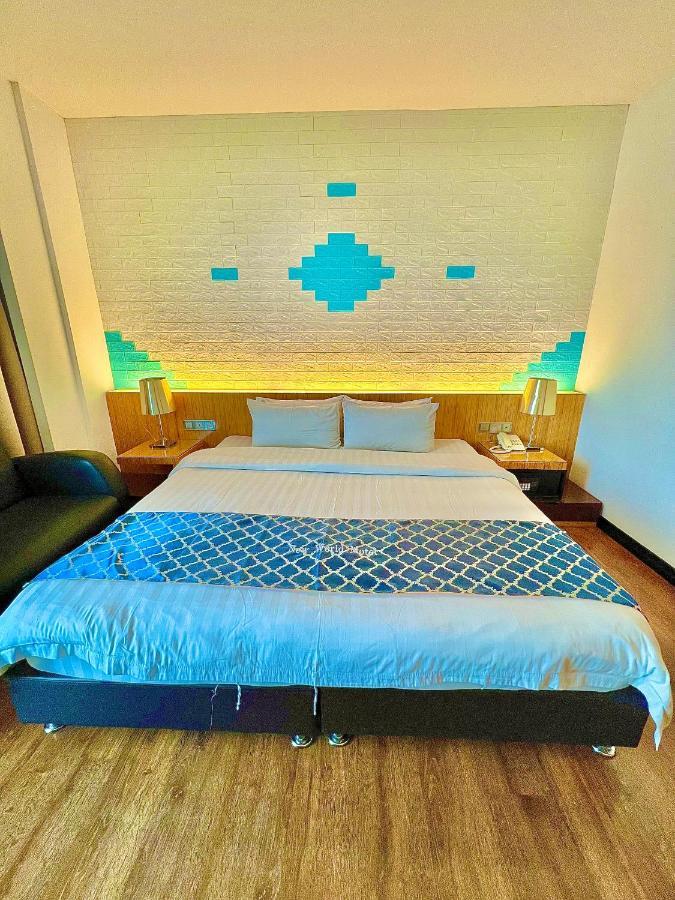 New World Express Motel Бинтулу Экстерьер фото